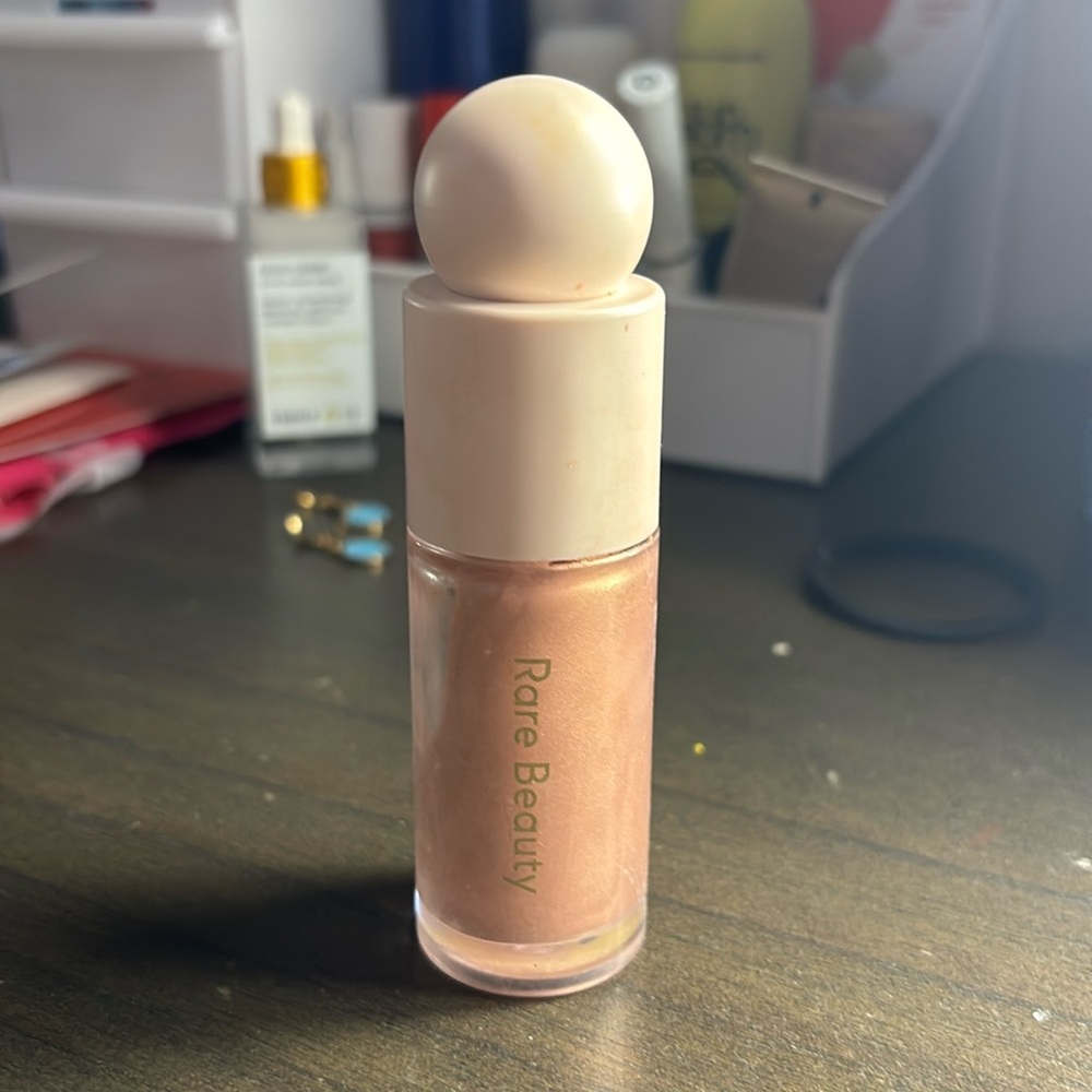 rare beauty highlighter